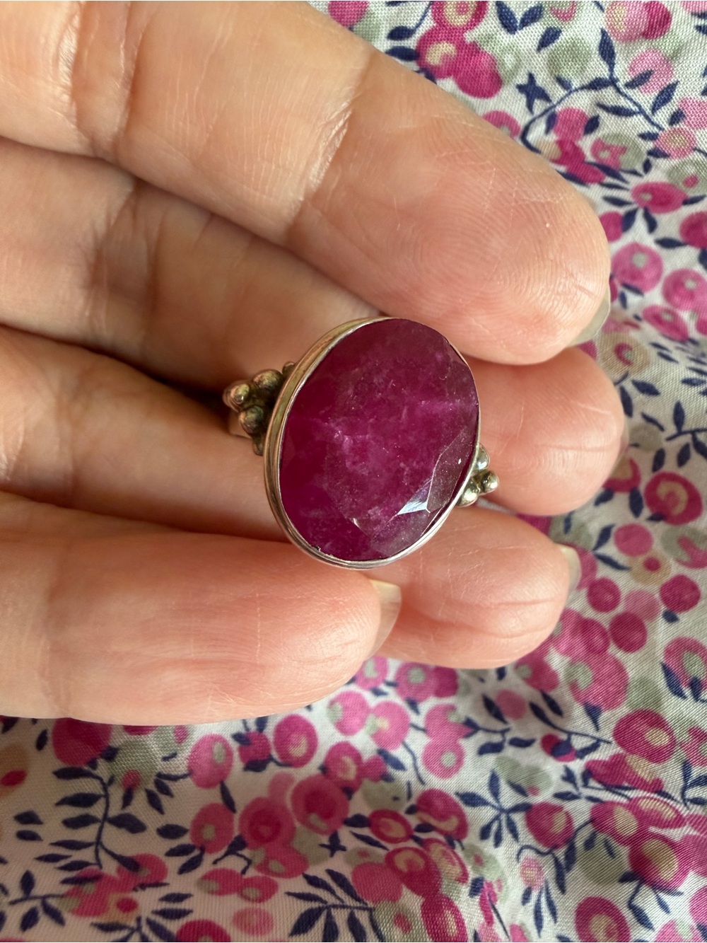 STERLING SILVER OPAQUE RUBY RING, SZ 8